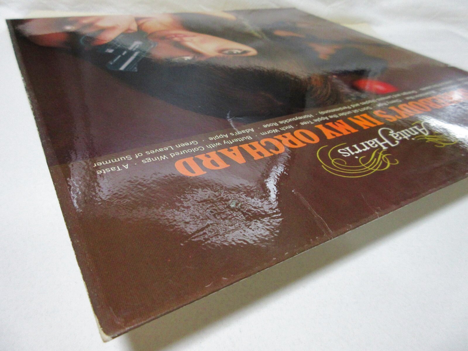 画像: ANITA HARRIS / Somebody's In My Orchard